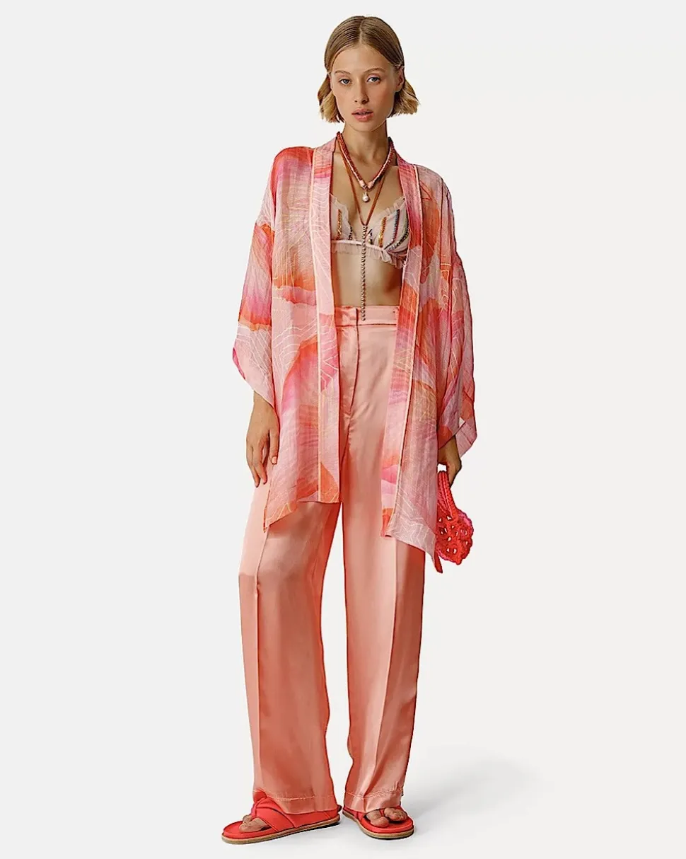 kimono_en_lino_vaporoso_y_2.webp KIMONO EN LINO VAPOROSO Y SEDA CON DISEÑO ESTAMPADO DE "DREAM" FORTE_FORTE